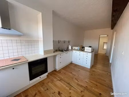 appartement t2bis rénové au centre de limoux