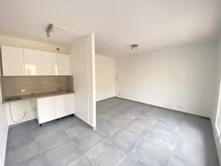 location appartement 1 pièce, 28.80m², nice