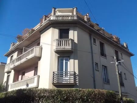 quartier des poètes beau 2 pieces sur balcon au calme vue dégagée