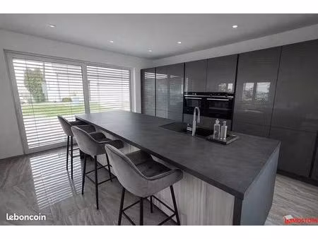 maison 4 pièces 150 m²