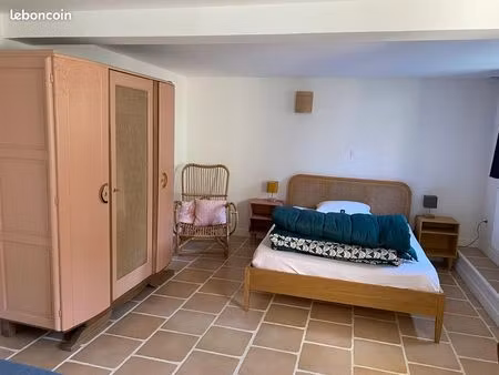 location studio meublé