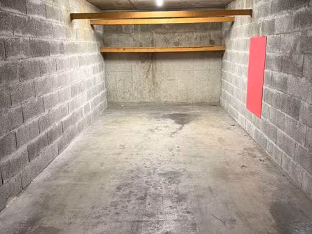 garage à louer – annecy centre, proche gare