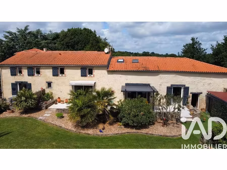 vente maison 9 pièces 270 m² à saint-mesmin (85700), 425 000 €