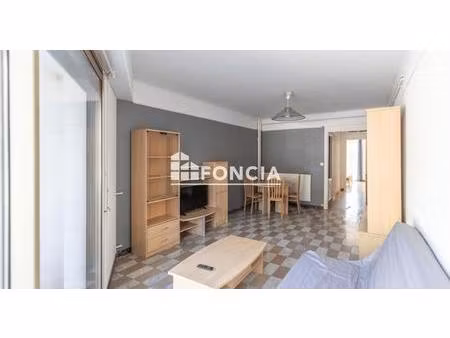 appartement meublé avec balcons, cave et résidence sécurisée