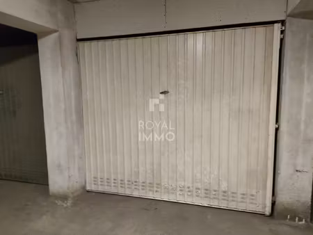 garage à louer en sous-sol.