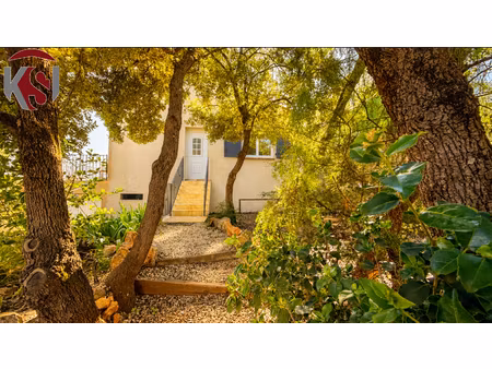 villa t5 sur 450 m2 de terrain clos terrasse et vaste garage