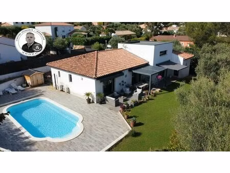 villa de type 5 pièces - piscine
