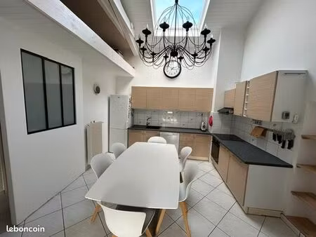 maison à louer type f3 bis meublé avec garage, place de parking et terrain attenant