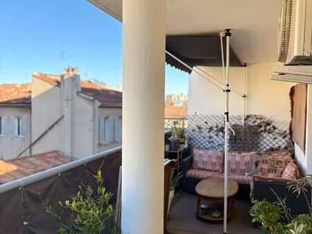 t4 en duplex avec terrasse en ville