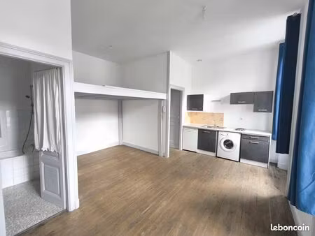 studio 1 pièce 28 m²