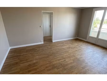 location appartement, 67.06 m² t-4 à auxerre, 850 €