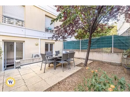 location nice centre - studio coin nuit - terrasse/jardin