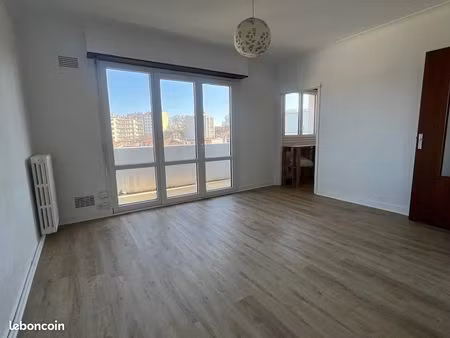 compans caffarelli - studio a louer avec balcon 580