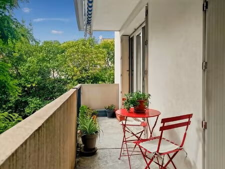 chamberte - t2 + terrasse / cave et parking