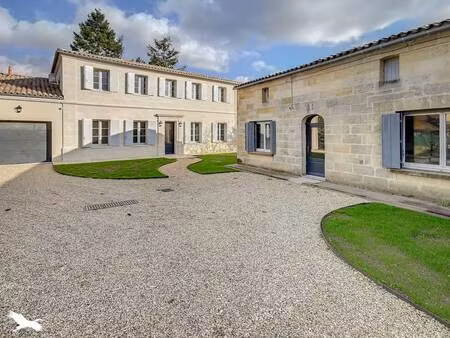 vente maison 8 pièces 280 m² saint-sulpice-de-faleyrens (33330)