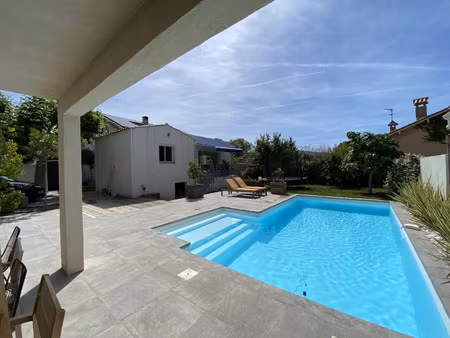 villa de luxe à louer dans le quartier saint barnabé