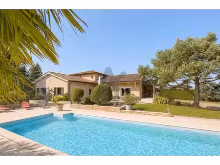 maison de luxe à vendre à lissieu