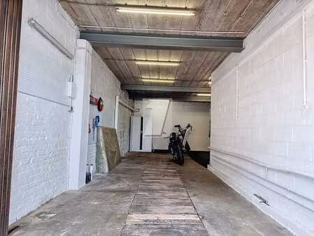 entrepôt 75 m² (avec fosse camion), sit. très accessible !