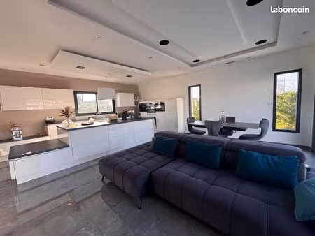 maison contemporaine de plain-pied avec piscine 128 m² – bâgé-dommartin