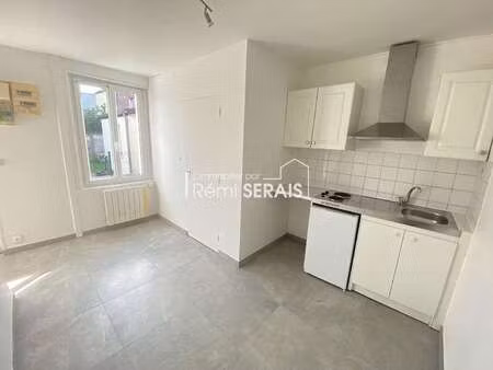 location maison à flers (61100) : à louer / 32m² flers