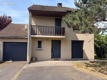 maison, indépendante avec vue imprenable sur aurillac à 2, pas du centre-ville
