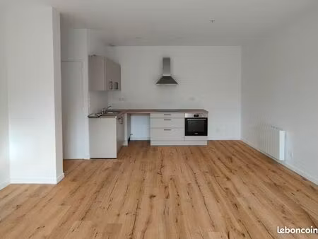location t2 dinan 50 m2 centre-ville