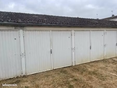 garage/box 13 m² condom