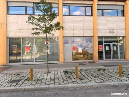 local commercial 123 m²