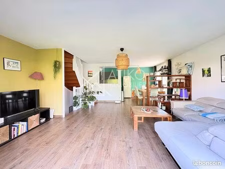 maison de ville 6 pièces 107 m²