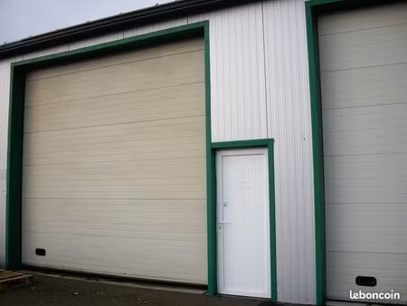 loue dépôt 130 m² avec bureau à noyal-châtillion