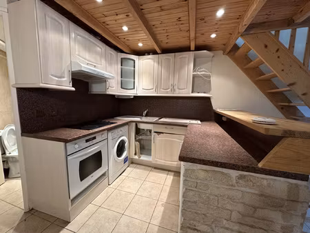 appartement f2 en duplex - plein centre-ville de villecresne