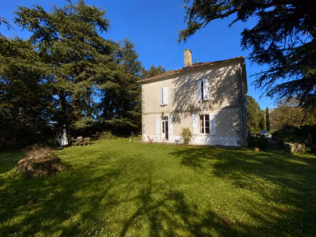 maison de maître avec dépendances et piscine entre auch et v