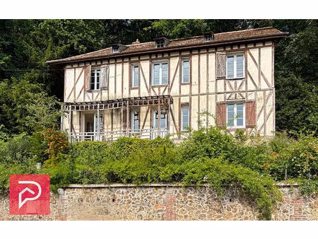 bien historique en plein coeur de bernay avec jardin