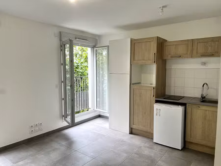 studio 23 m² avec box fermé -résidence récente et sécurisée -lyon 8