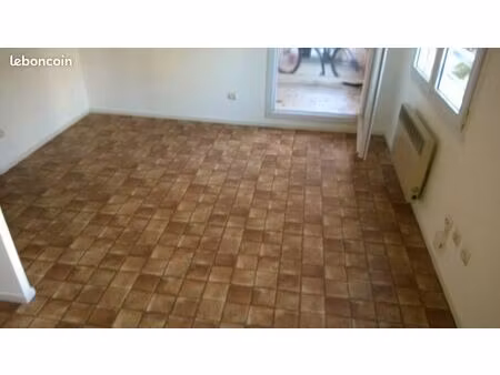 particulier loue studio, 127 avenue andré malraux à metz, disponible à partir du 30 juin 2