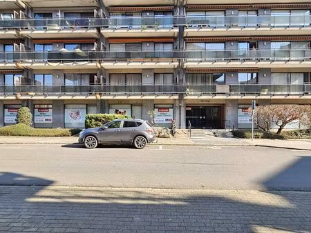 surface commerciale à louer à jambes (vbe30557)