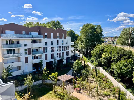 bel appartement avignon 4 pièce(s) 94 m2 avec terrasse de 45 m2 et parking privatif
