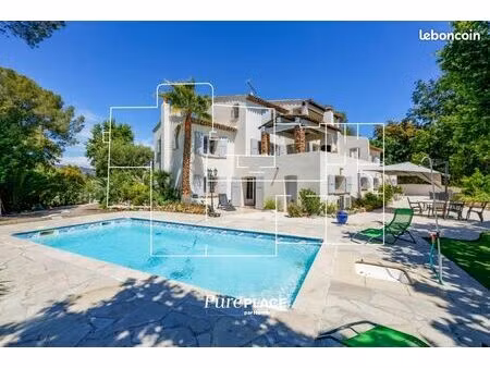 maison 9 pièces 364 m²