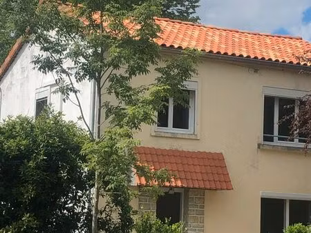 maison individuelle rénovée de 110 m2 habitables avec jardin