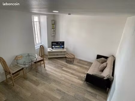 maison de ville type t2 entièrement meublée