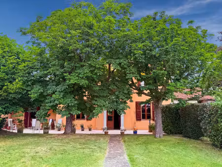 propriété 358 m2 à vendre -avec 7700 m2 de parc - maison 8 pièces de 234 m2, gîte de 124 m