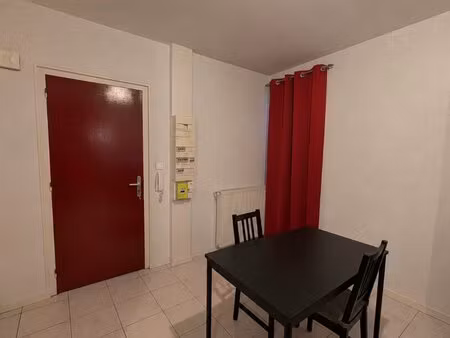 duplex avec stationnement dans une charmante copropriété