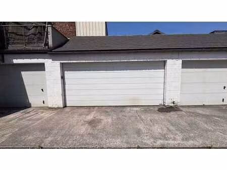 box de garage double à louer en plein centre de wavre !