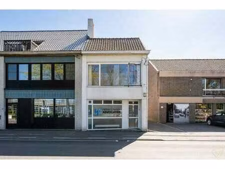 gunstig gelegen handelspand in de oostveldstraat