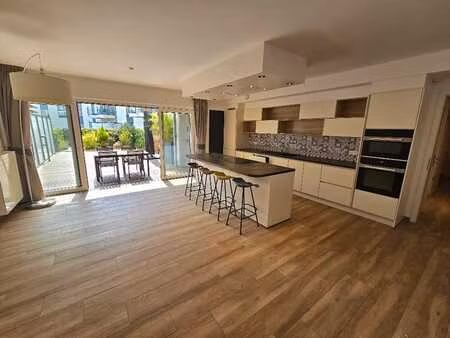 appart 2 chambres avec terrasse et jardin de 60m² et parking