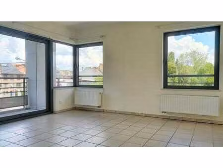 bel appartement 2 chambres avec terrasse – peb a