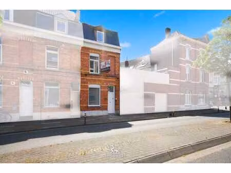 maison moderne récemment rénovée avec un emplacement central