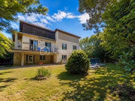 maison traditionnelle de 151 m² à bollene
