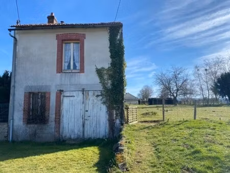 ancienne forge sur 3 niveaux 105m² sur 777m² de terrain 23 500 €