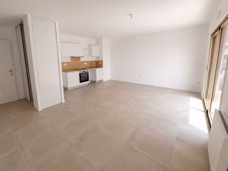 appartement t4 récent - jardin lecoq - garage et cave - lac